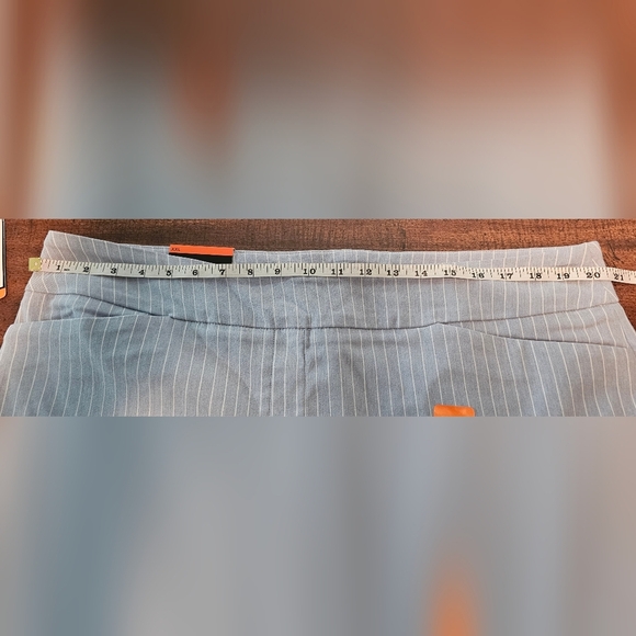 Hilary Radley Women's Mid Rise Bermuda Blue White Shorts 9" Inseam Size XXL NWT - Picture 11 of 12